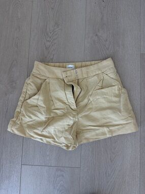 Wilfred Light Cream Pleated Bermuda Shorts